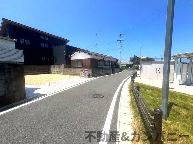 伊予市米湊公園横分譲地の前面道路含む現地写真|前面道路含む現地写真です