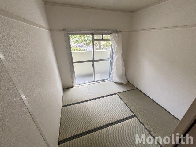 鶴山台32号棟の和室