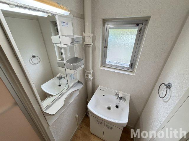 鶴山台32号棟の洗面所
