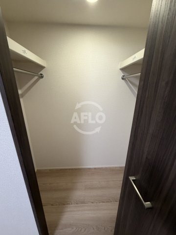 Villa Parasore　深江小学校区の収納|Villa Parasore　ウォークインクローゼット