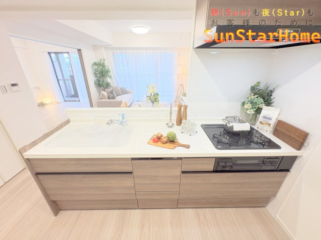 【サンスターホーム】レクセルプラッツァ福生弐番館　リノベーション済みのキッチン