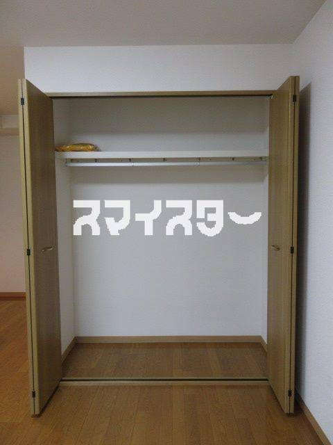 アロッジオ小作台の収納