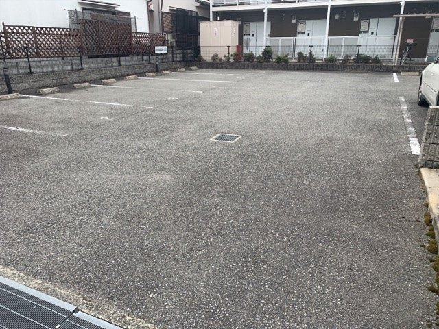レオパレスオラトリオの駐車場