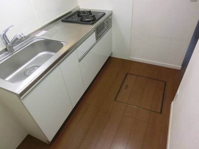 フィロスのキッチン|キッチンに壁はないものの、半独立になってます♪