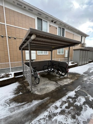 メゾン　サンパティークの駐車場