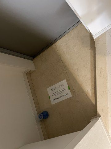 アイル東京リバーサイドの玄関