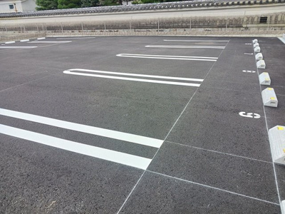 【駐車場】 | コンフォール園部 | 駐車場があるので、車を買う予定の方も安心です