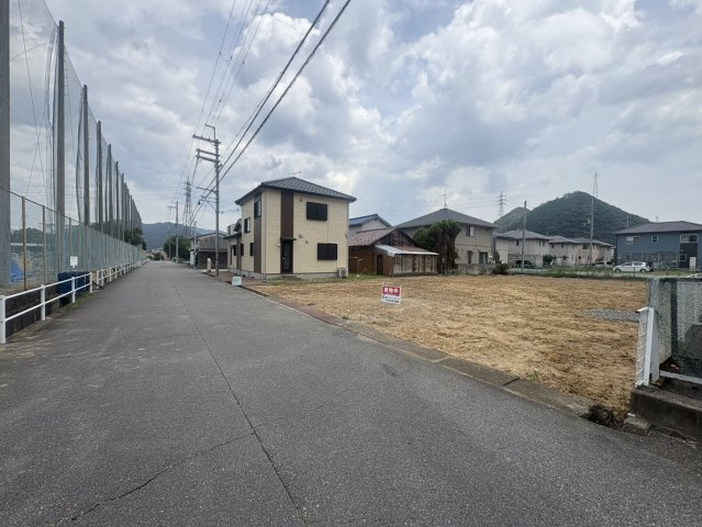西脇市野村町売土地の前面道路含む現地写真