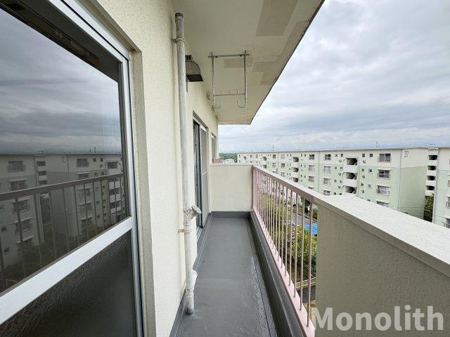鶴山台36号棟のバルコニー