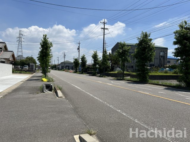 碧南市川端町　新築戸建＜全1棟＞の前面道路含む現地写真