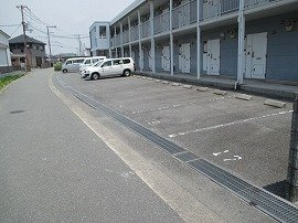 レオパレスシャルマンのその他|駐車場完備