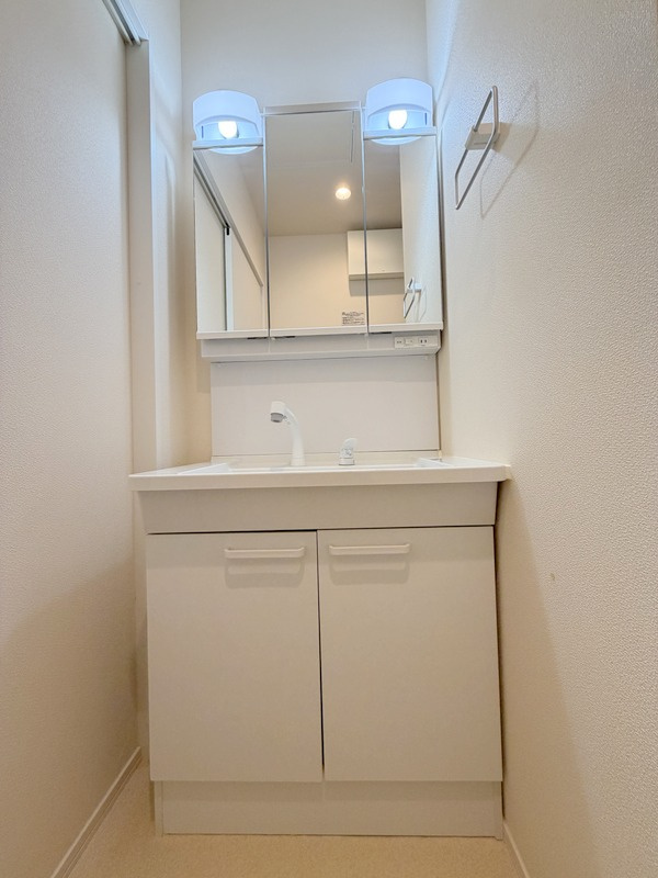 ｃｈｅｒｉ　ｍａｉｓｏｎの独立洗面台|★3面鏡の独立洗面台★別部屋参考写真