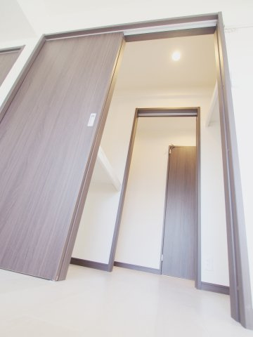 安芸郡府中町大通２丁目の賃貸マンションの収納