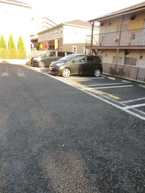 ビオトープ桜丘Ａ棟の駐車場
