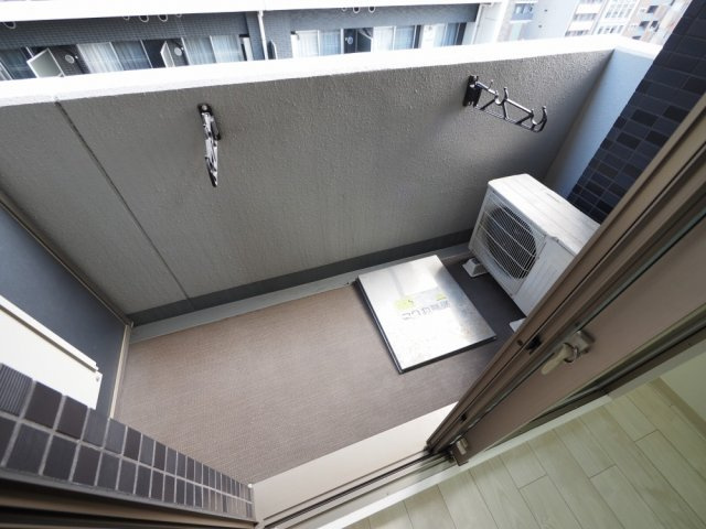 プレサンス松屋町駅前のバルコニー