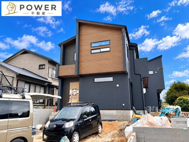 ブルーミングガーデン　豊田市宝町十三塚　全２棟の外観|落ち着いた色合いと上品な質感の外観は、家族の成長とともに永く愛せるデザインを実現しています。