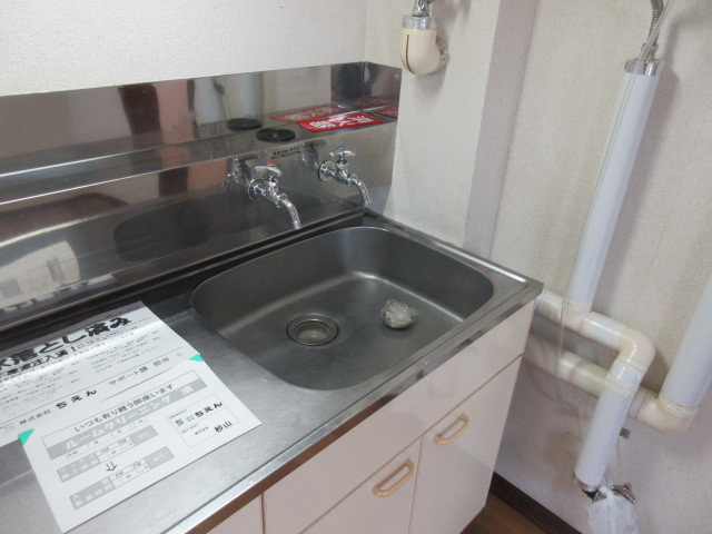 ロイヤルハイツ23のキッチン