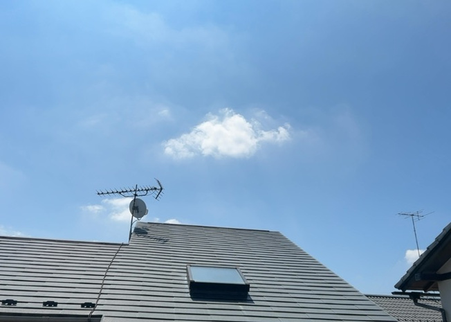【展望】 | 南向きの好立地ならではの良好な日当たりと、心地よい風を感じられる眺望です。閑静な住宅街に位置しており、2階からの見晴らしも良好で日常に開放感を与えてくれます。現地にて実際の景観をご確認ください。