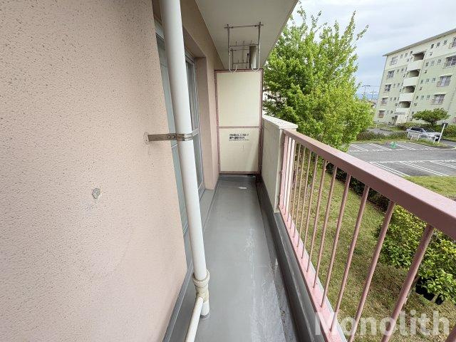 鶴山台24号棟のバルコニー