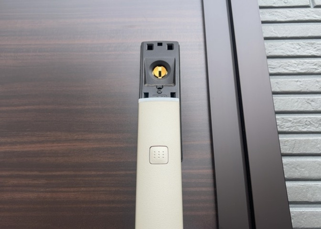 【防犯設備】 | 当然のことではありますが、オートロックやセンサーライト、ホームセキュリティーなどの防犯設備があれば、小さいお子様がいるご家庭も安心ですよね！まず物件購入の際は、防犯設備もチェックするようにしましょう。
