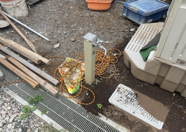 【設備】 | 敷地内には、散水栓や立水栓があります。水道水を直接利用できるため、水を運ぶ手間を省くことが出来ます。大量の水を必要とする洗車作業や清掃などに役立ちます。その他設備とあわせて、現地でご確認ください。