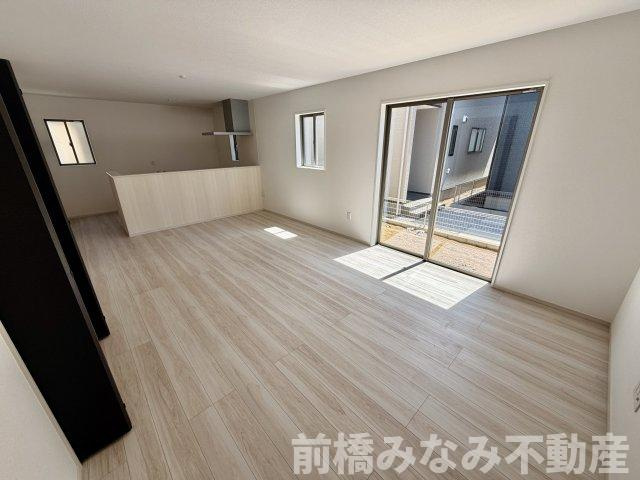 【新築】前橋市北代田町1期　１号棟(全３棟)　アーバンスタイル　新築建売分譲の居間・リビング|使いやすいリビングです