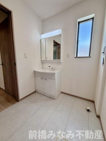 【新築】前橋市光が丘町　限定１棟　ハートフルタウン　新築建売の独立洗面台|使いやすい独立洗面台です