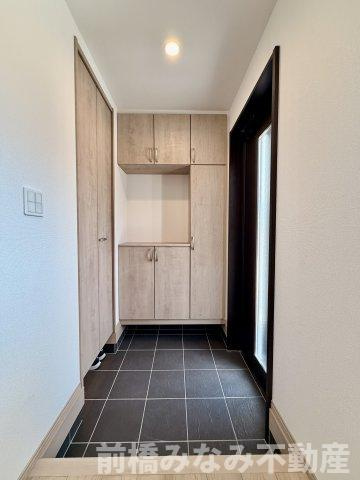 【新築】前橋市光が丘町　限定１棟　ハートフルタウン　新築建売の玄関|ゆったりとした玄関です