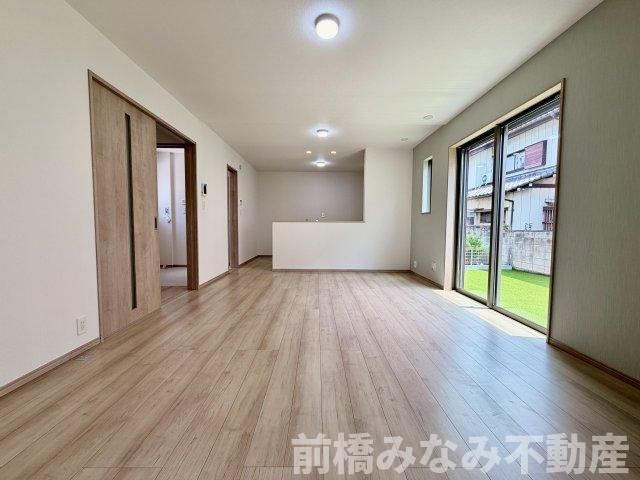 【新築】前橋市光が丘町　限定１棟　ハートフルタウン　新築建売の居間・リビング|おしゃれな居間です
