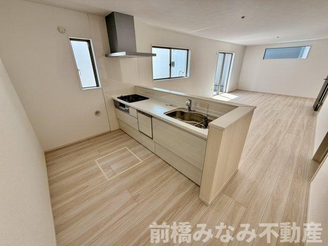 【新築】前橋市北代田町2期　１号棟(全３棟)　アーバンスタイル　新築建売分譲のキッチン|キッチンでお料理をお楽しみください