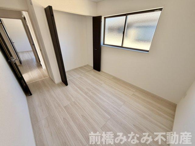 【新築】前橋市北代田町2期　１号棟(全３棟)　アーバンスタイル　新築建売分譲の洋室|明るい洋室です