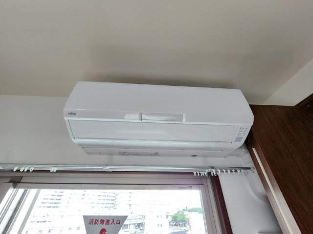 ピアッツァレント奈良医大前の設備|洋室5.5帖のエアコン