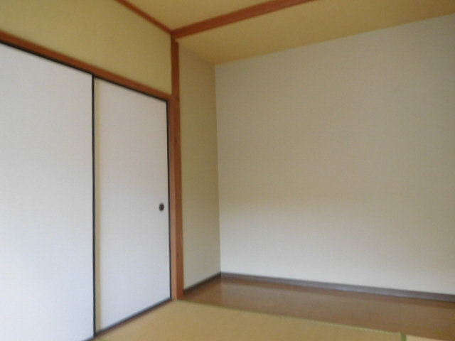 中寺アパートの居間・リビング