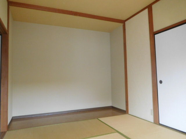 中寺アパートの居間・リビング