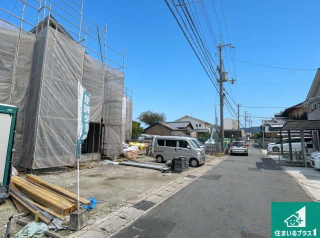 京都市伏見区向島庚申町　第1期　新築一戸建ての前面道路含む現地写真|周辺は落ち着いた街並みの住宅地！子育てがしやすい住環境です！まだ未完成ですが、現地でしかわからない事もございます。是非一度ご覧ください。