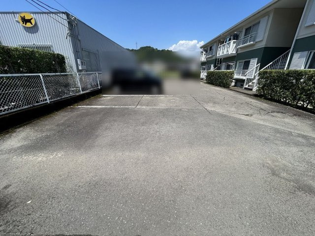 メゾンド藤の駐車場