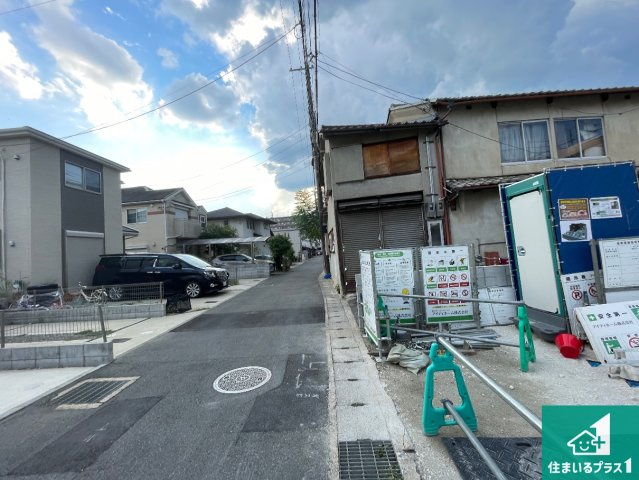 京都市伏見区向島庚申町　第1期　新築一戸建ての前面道路含む現地写真|周辺は落ち着いた街並みの住宅地！子育てがしやすい住環境です！まだ未完成ですが、現地でしかわからない事もございます。是非一度ご覧ください。