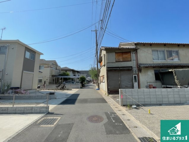 京都市伏見区向島庚申町　第1期　新築一戸建ての前面道路含む現地写真|周辺は落ち着いた街並みの住宅地！子育てがしやすい住環境です！まだ未完成ですが、現地でしかわからない事もございます。是非一度ご覧ください。