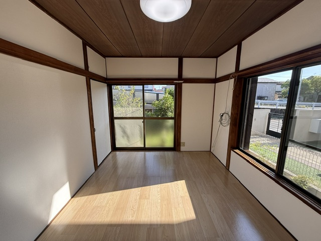 越谷市弥栄町１丁目の一戸建ての居間・リビング