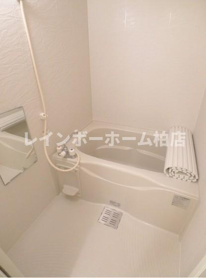 仲介手数料（賃料の1.10ヵ月）の50％OFF対象物件！の浴室|コンパクトで使いやすいお風呂です