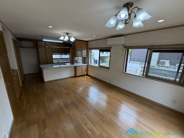 二宮町富士見が丘1丁目　中古戸建の居間・リビング