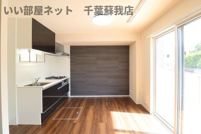 La Crece Tの居間・リビング|こちらの居間で趣味の時間をお楽しみください
