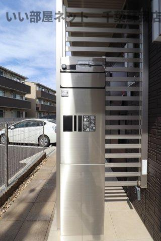 La Crece Tのエントランス|宅配ボックスがあると、自分の時間を有効活用できますね！