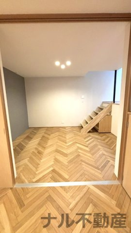 豊中市千里園3丁目　貸家の洋室|使い勝手のいい洋室です