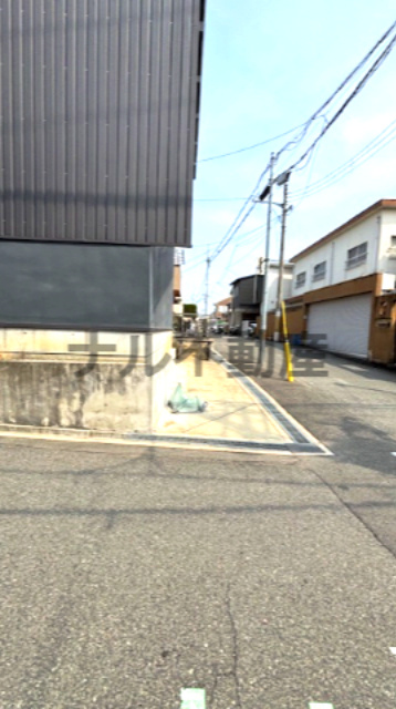 豊中市千里園3丁目　貸家の駐車場|カースペースがあります