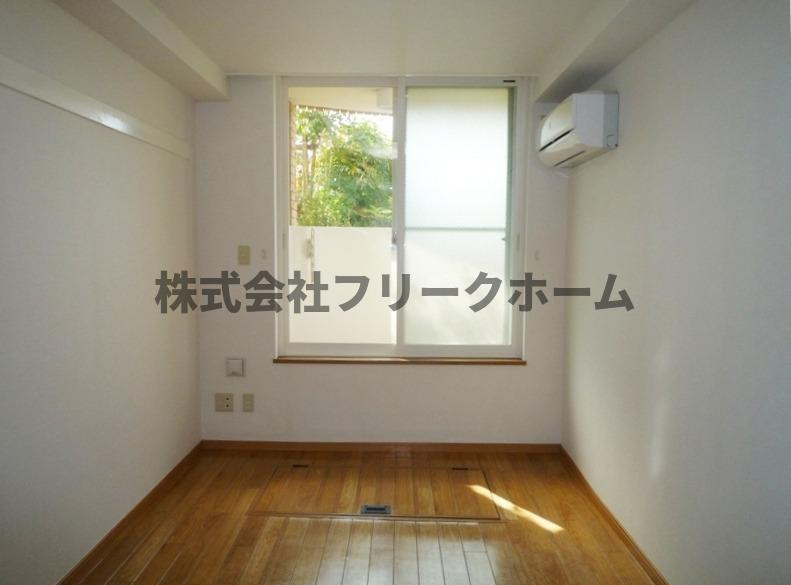武蔵野市関前５丁目の賃貸マンションの居間・リビング