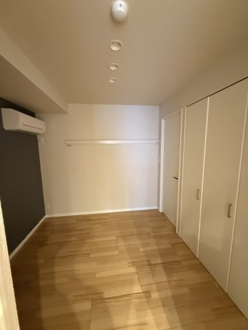ベンディシオン市川の洋室