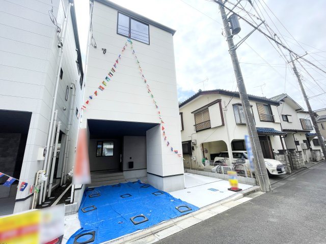 【外観】 | ふじみ野市上福岡3丁目　新築一戸建住宅　全2棟　(ふじみ野店) | 東武東上線「上福岡」駅徒歩9分！生活施設が徒歩10分圏内に揃う便利な周辺環境。のどかな住宅街の雰囲気も感じ取れる快適なお住まいです。