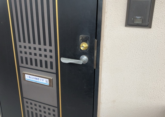 【防犯設備】 | ダイアパレス相模原中央 | 防犯性を高めるオートロックやモニター付きインターホンを完備しており、お子様留守番時や一人暮らしでも安心です。防犯面が充実しているため、敷地内での防犯対策も行き届いた快適な住空間です。