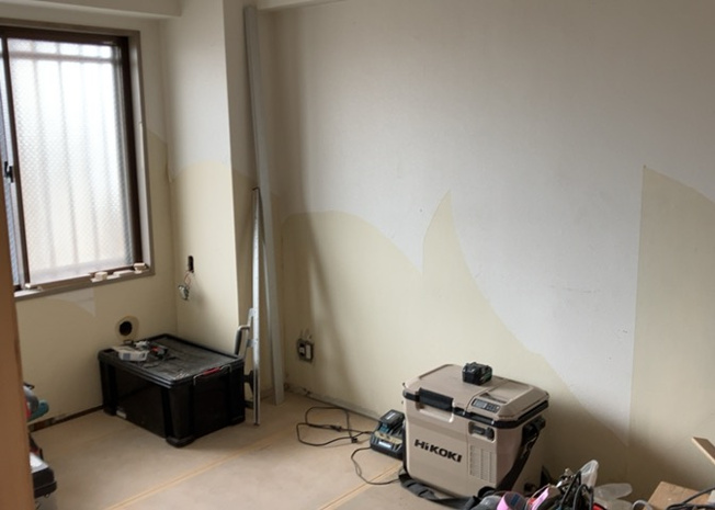【子供部屋】 | ダイアパレス相模原中央 | 6.0帖や5.6帖の洋室は、お子様のお部屋として使いやすい間取りです。全居室フローリングでお手入れが簡単な上、収納スペースも確保されているため勉強道具や衣類をキレイに片付けられます。
